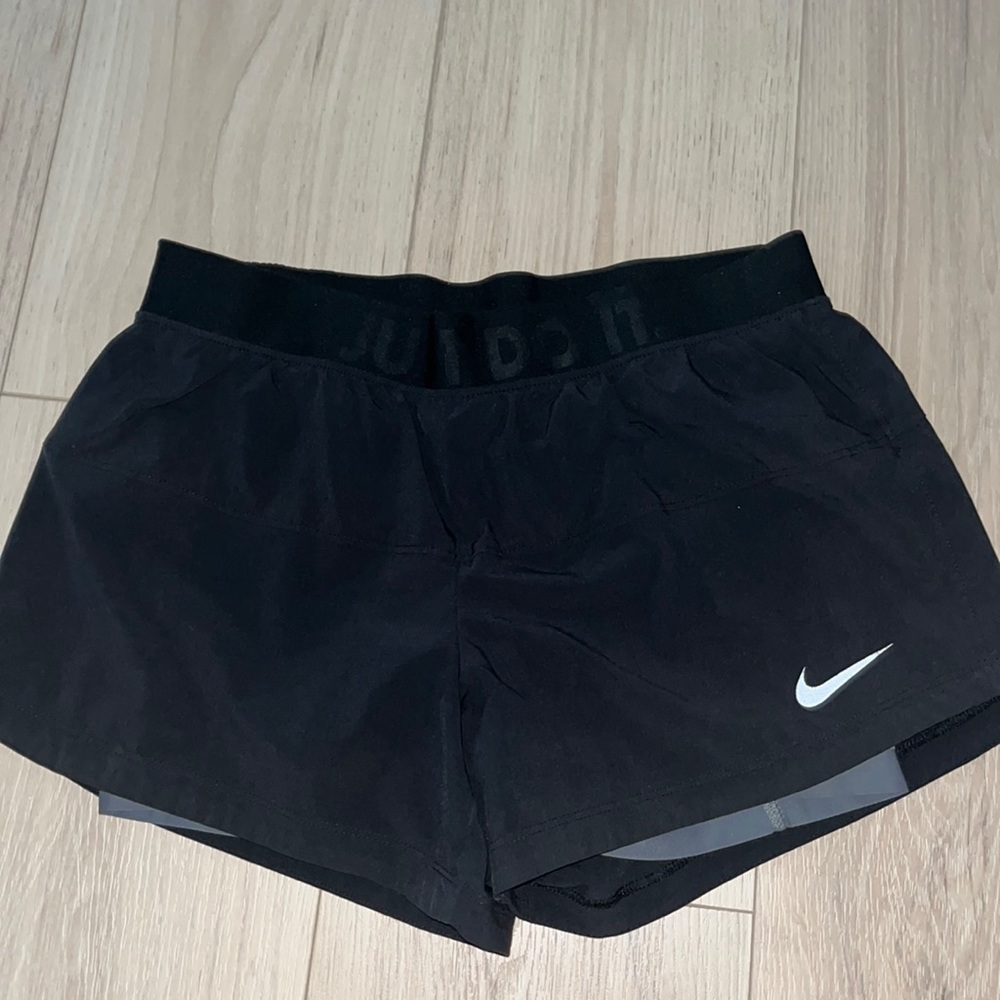 Nike tennis shorts